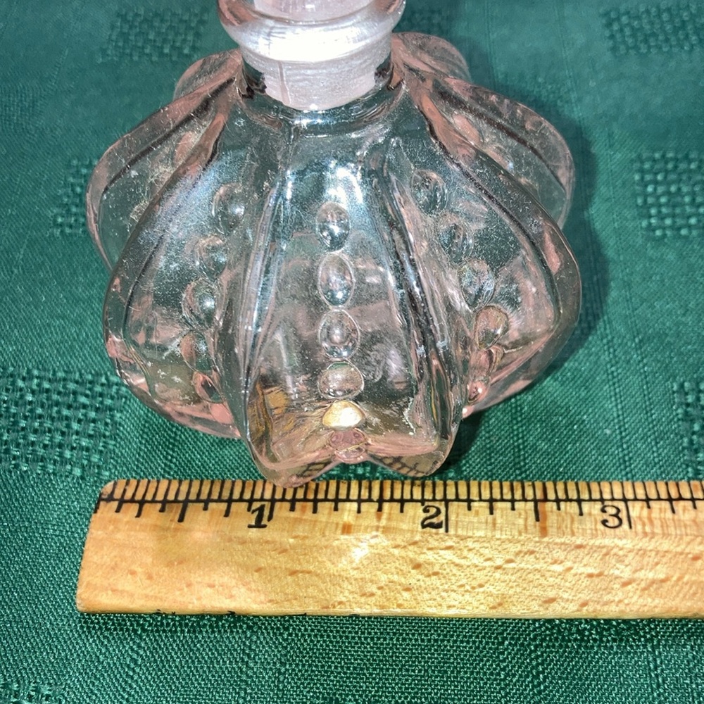 NWOT pink pressed glass perfume bottle, size in pics, perfect condition. $5 - Picture 7 of 8